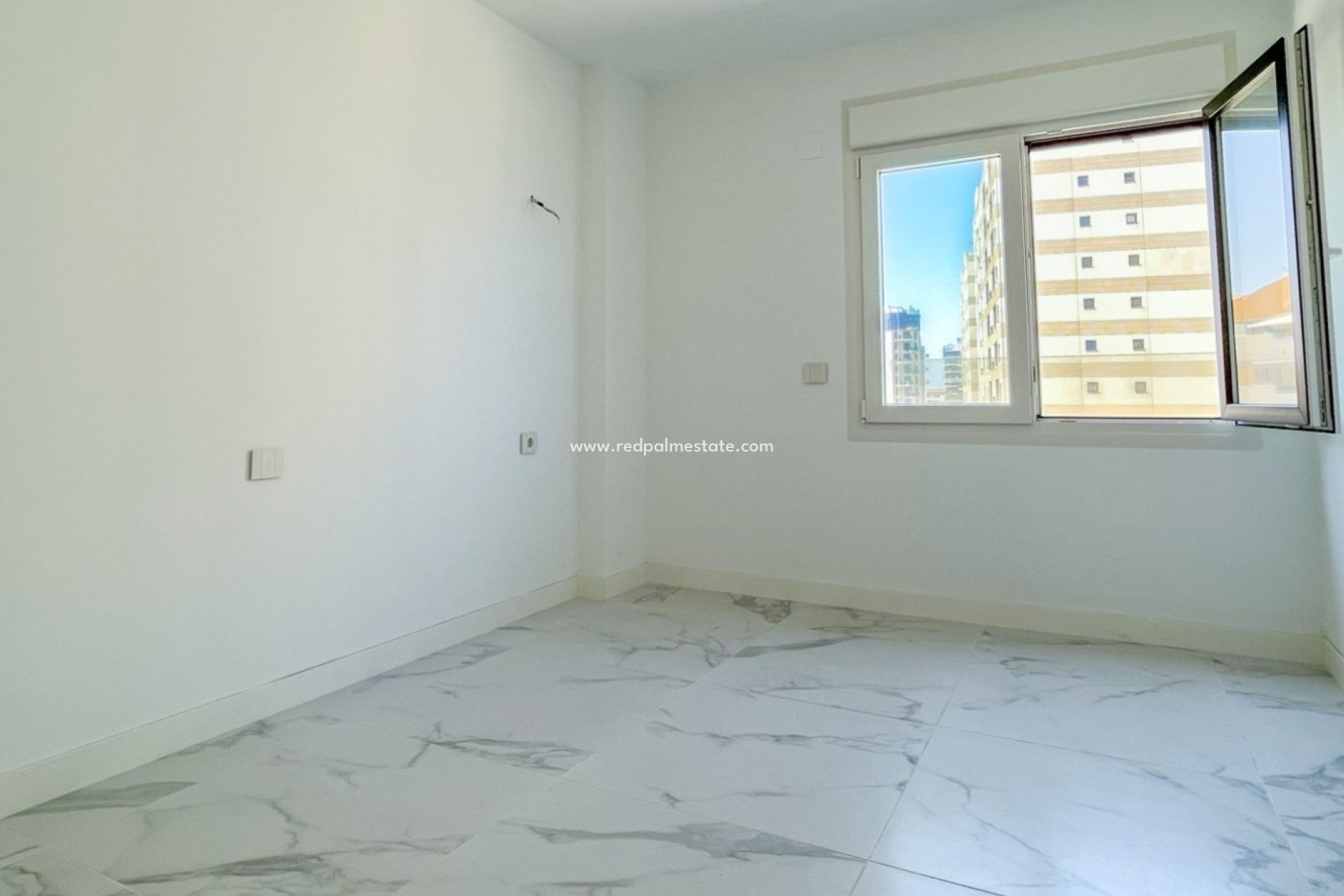 Resale - Apartment -
Orihuela Costa