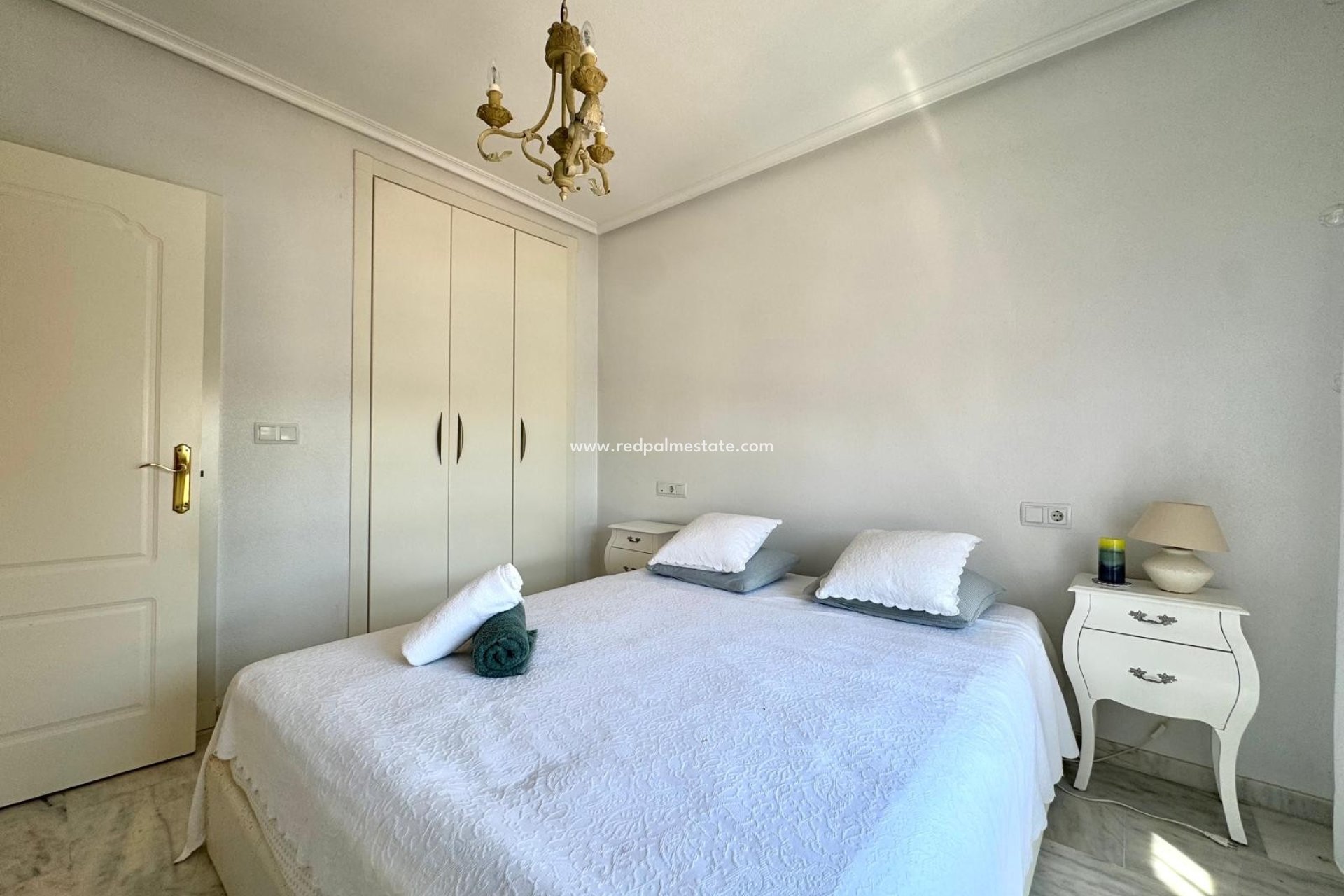 Resale - Apartment -
Orihuela Costa
