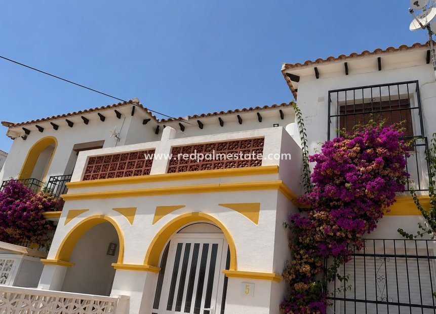 Resale - Apartment -
Orihuela Costa