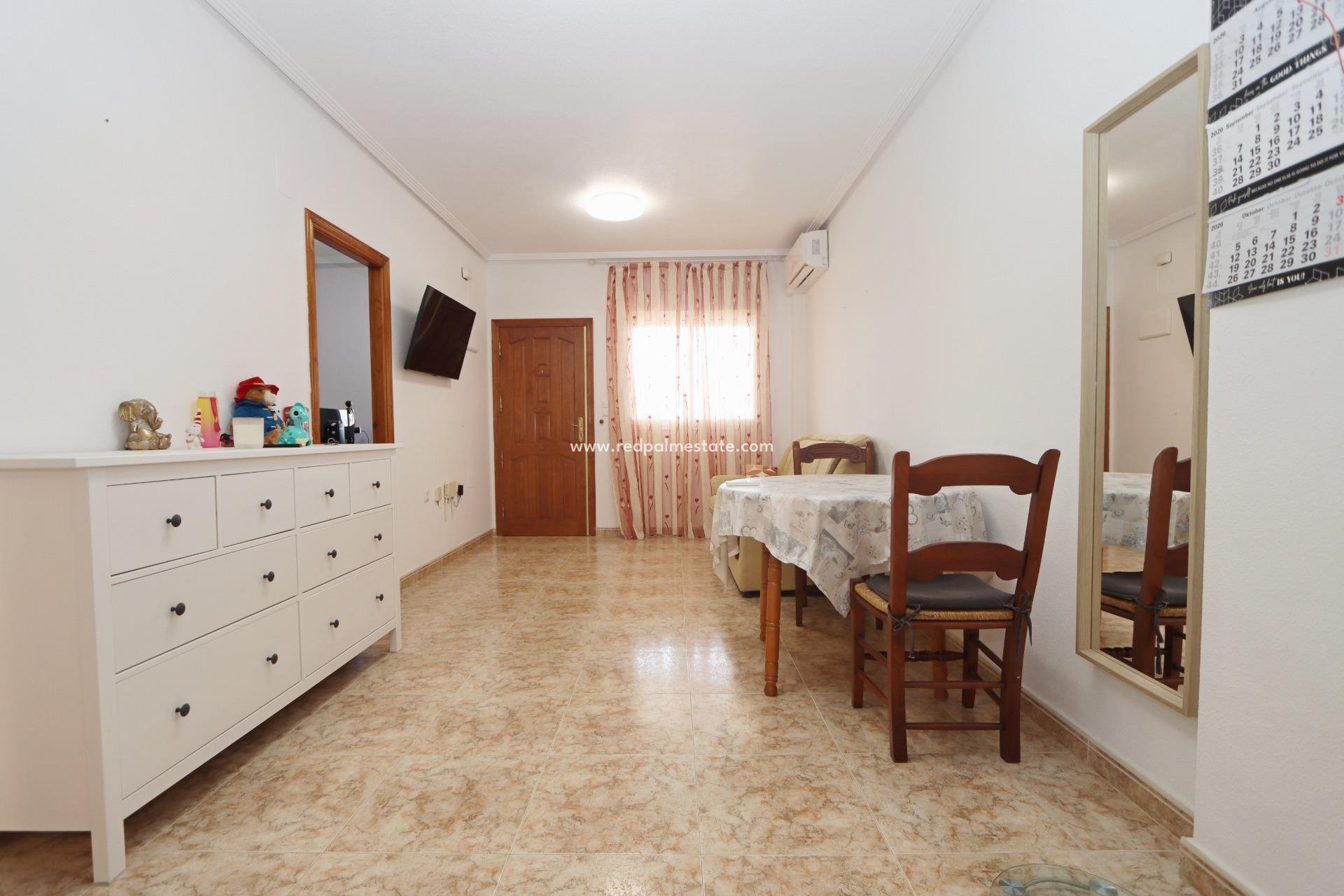 Resale - Apartment -
Orihuela Costa