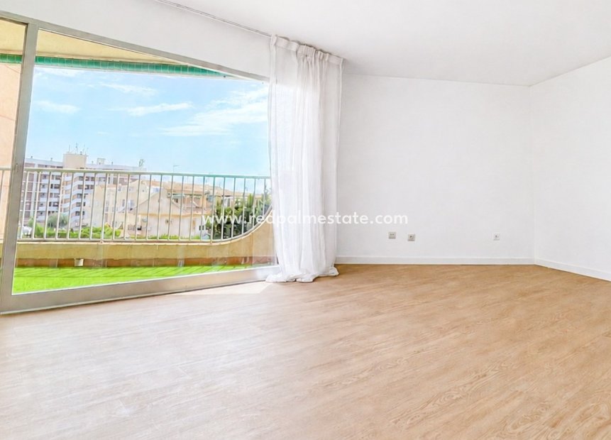 Resale - Apartment -
Orihuela Costa