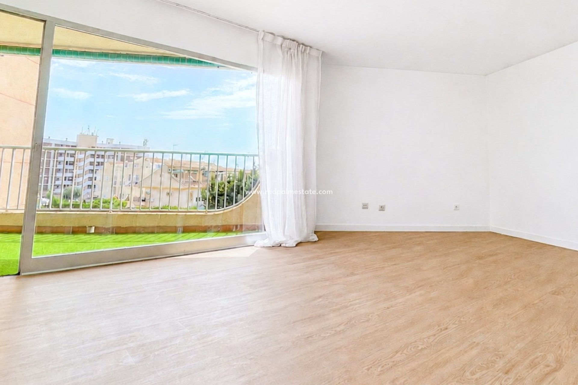 Resale - Apartment -
Orihuela Costa