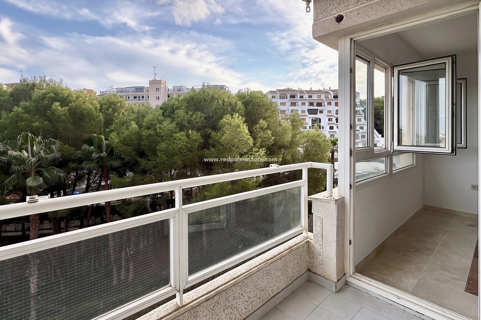 Resale - Apartment -
Orihuela Costa