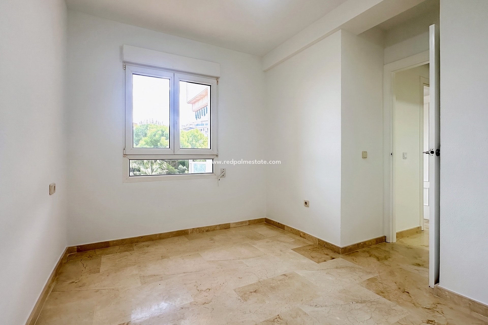 Resale - Apartment -
Orihuela Costa