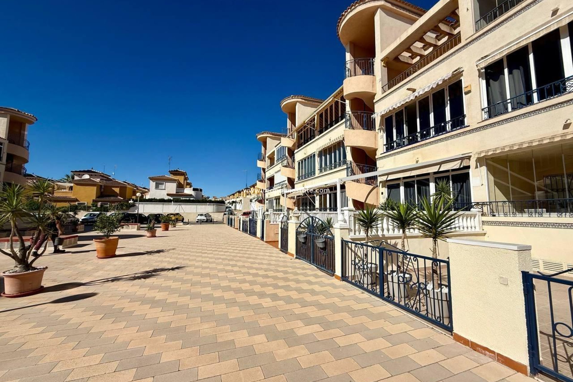 Resale - Apartment -
Orihuela - Los balcones