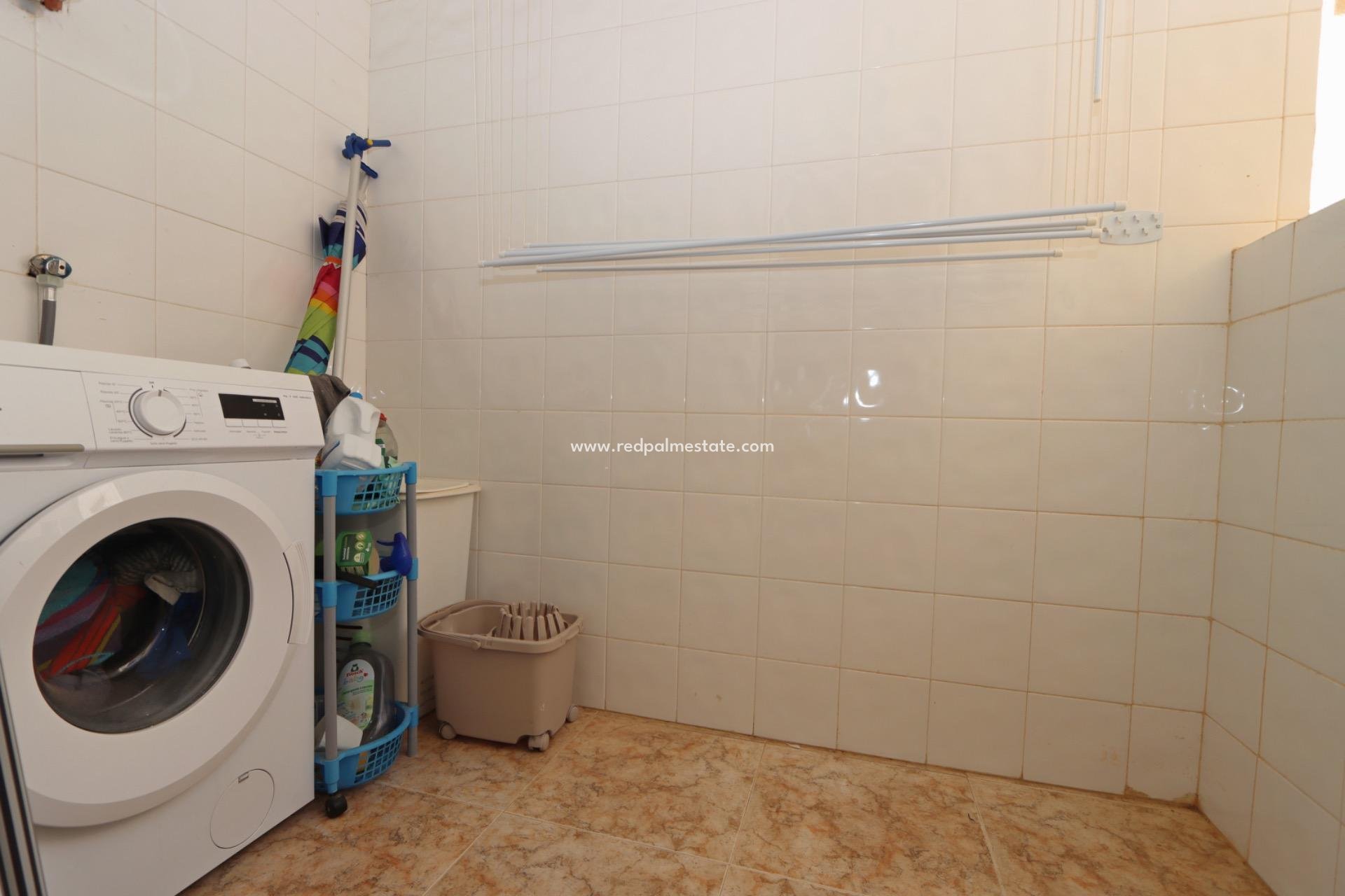 Resale - Apartment -
Orihuela - Los balcones