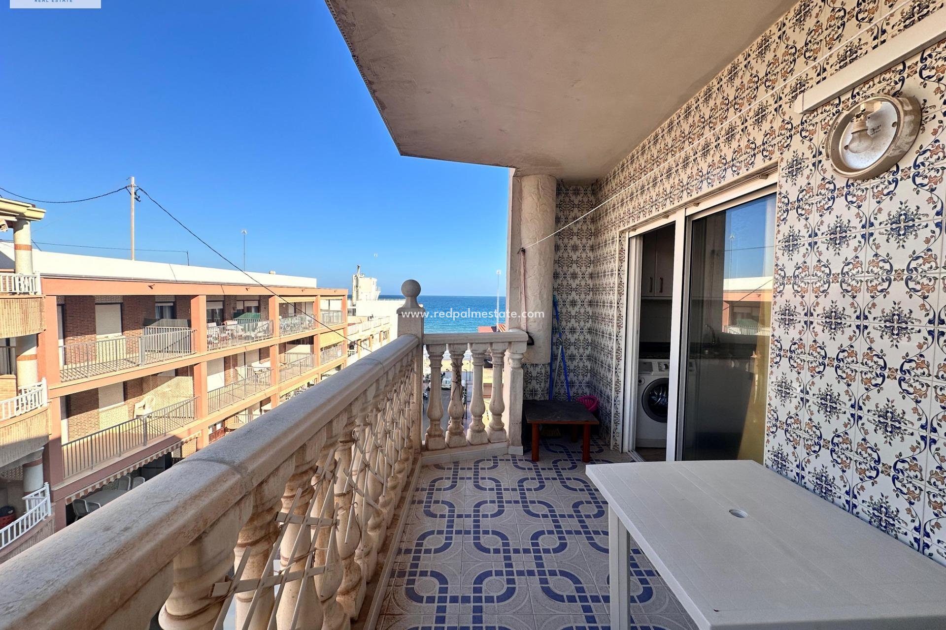 Resale - Apartment Penthouse -
Guardamar del Segura - Pueblo