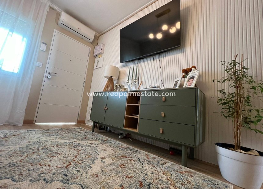 Resale - Apartment -
Pilar de la Horadada - Torre de la Horadada