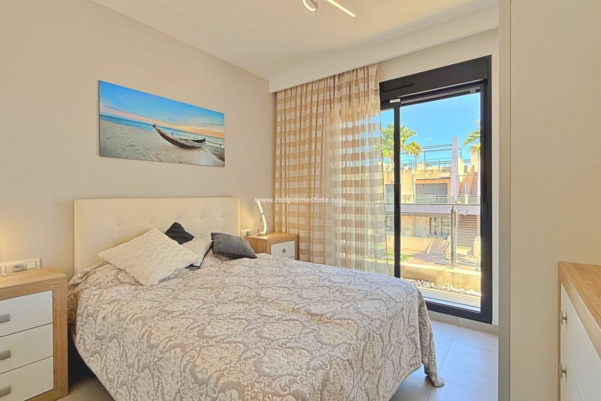 Resale - Apartment -
Pilar de la Horadada - Torre de la Horadada
