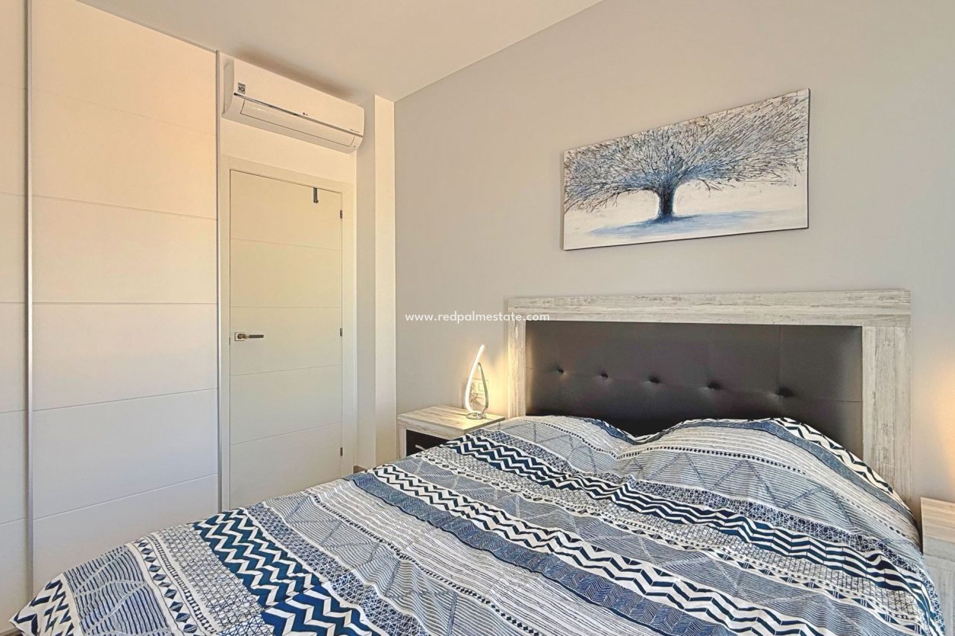 Resale - Apartment -
Pilar de la Horadada - Torre de la Horadada