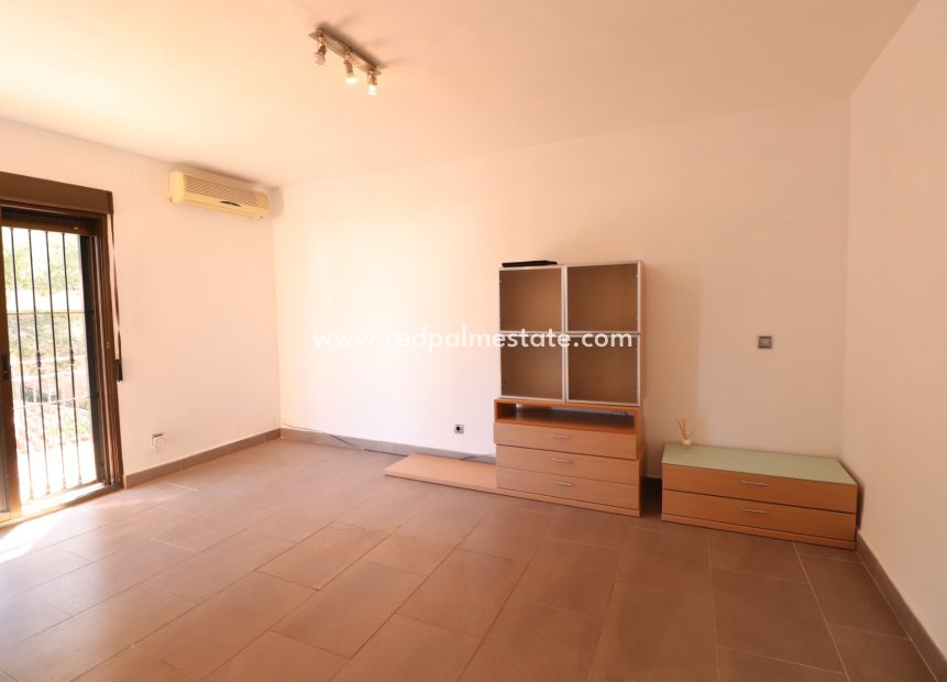 Resale - Apartment -
Pinar de Campoverde