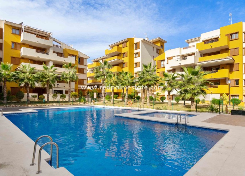 Resale - Apartment -
Punta Prima - Costa Blanca