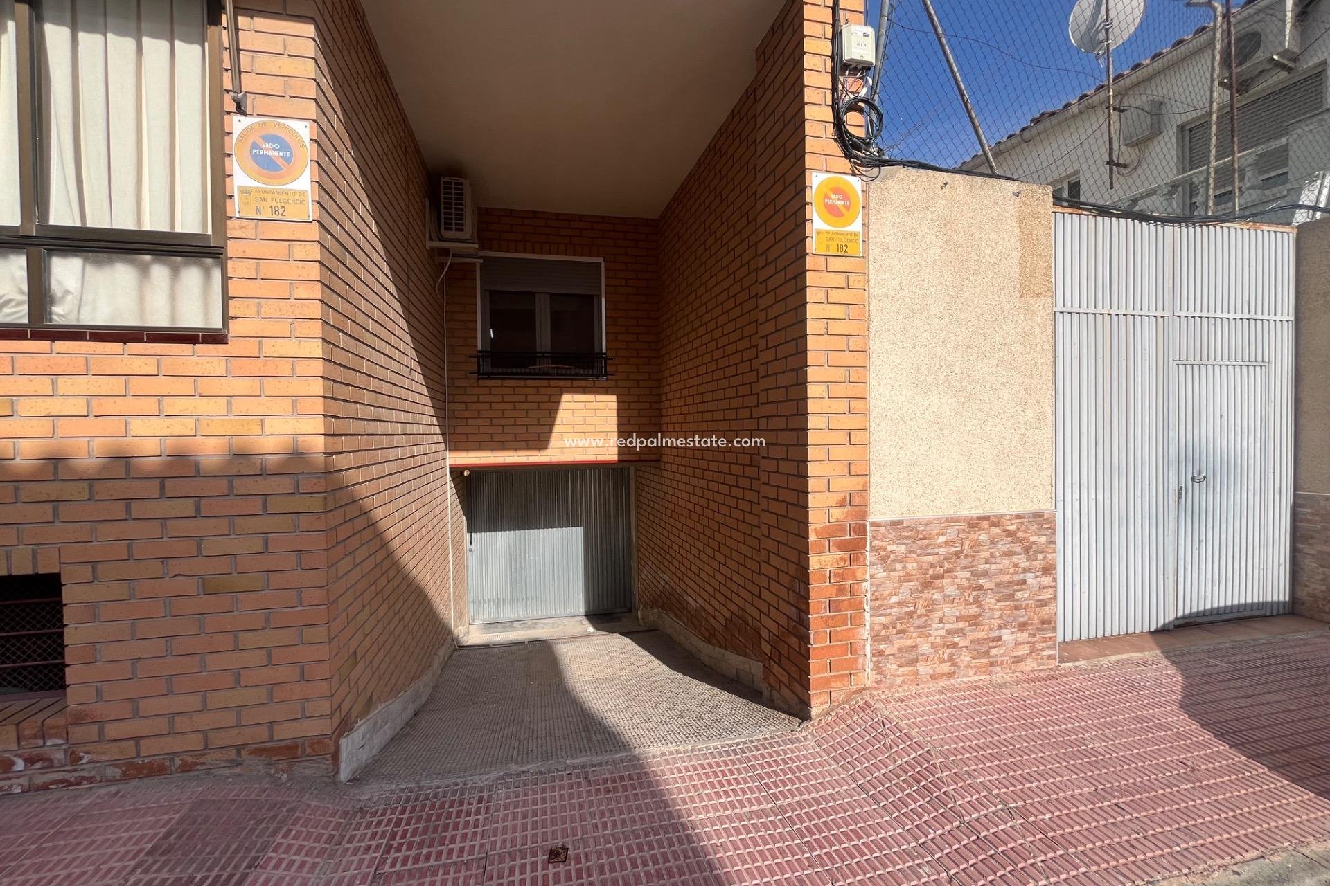 Resale - Apartment -
San Fulgencio - San Fulgencio Pueblo