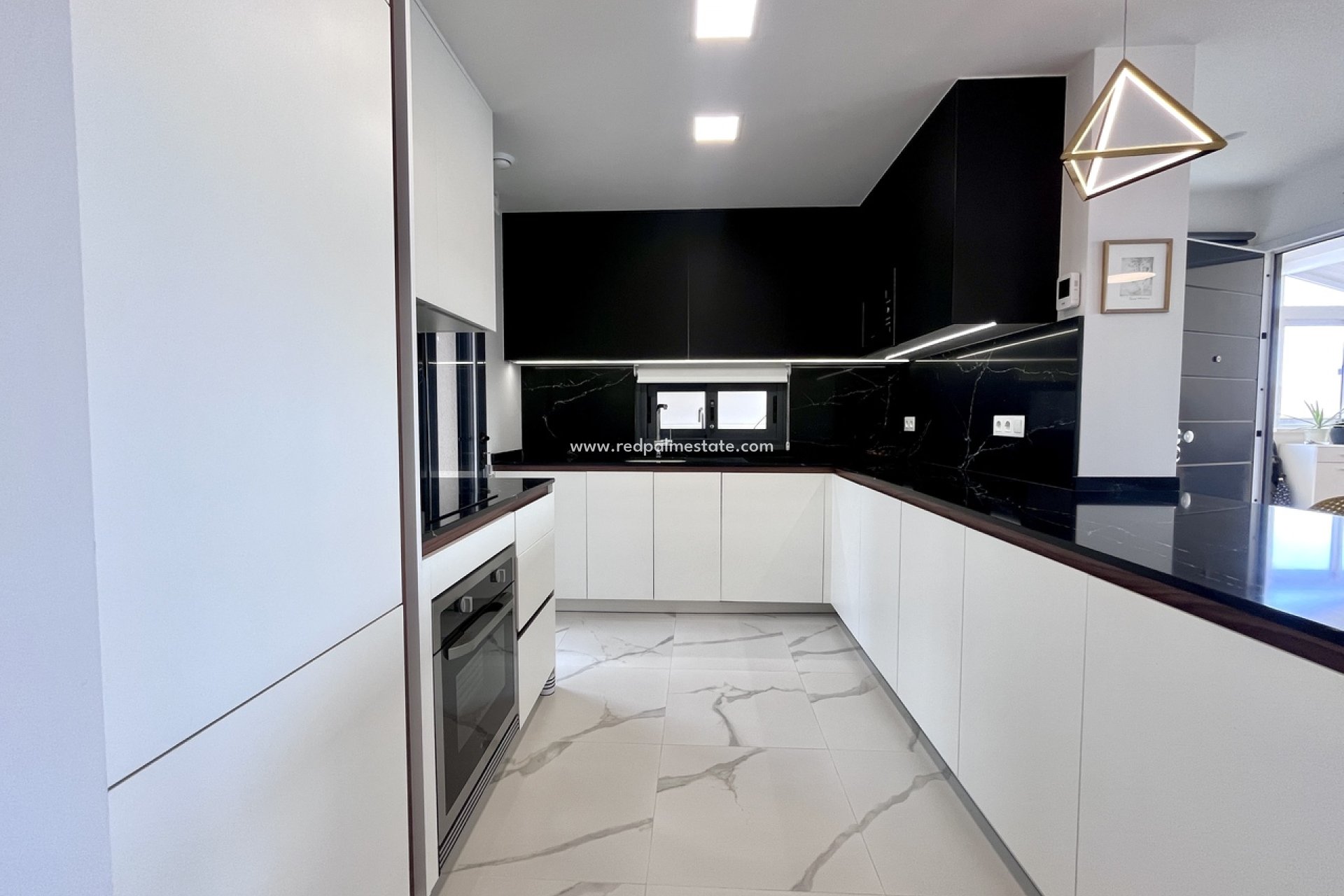 Resale - Apartment -
San Miguel de Salinas - Inland