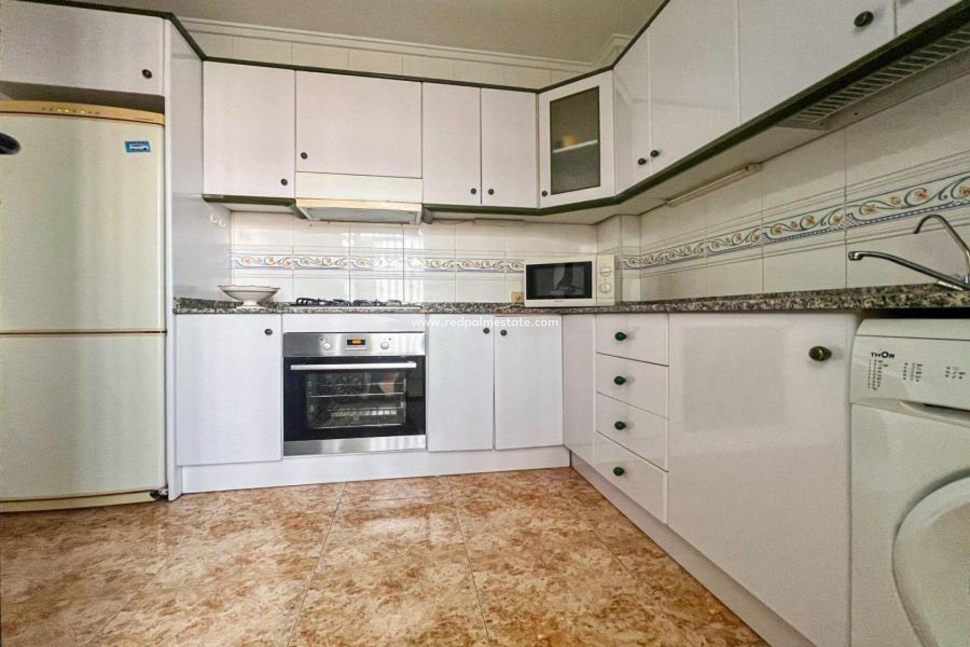 Resale - Apartment -
San Miguel de Salinas - Pueblo