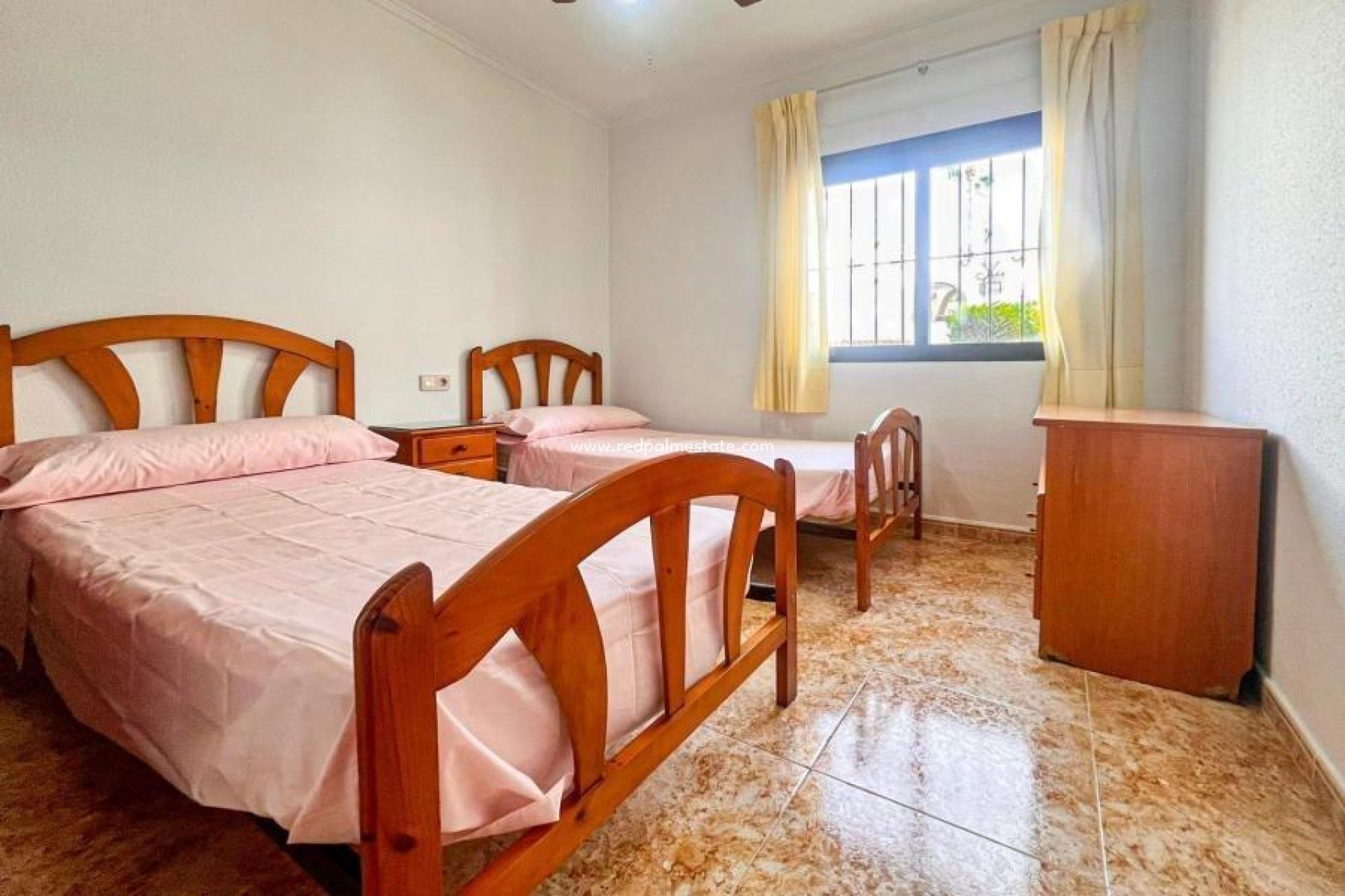 Resale - Apartment -
San Miguel de Salinas - Pueblo