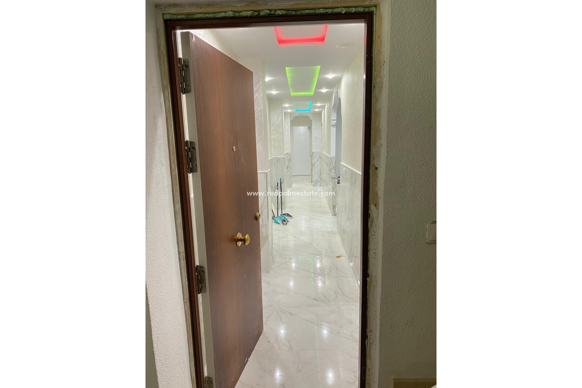 Resale - Apartment -
Santa Pola - Playa Levante