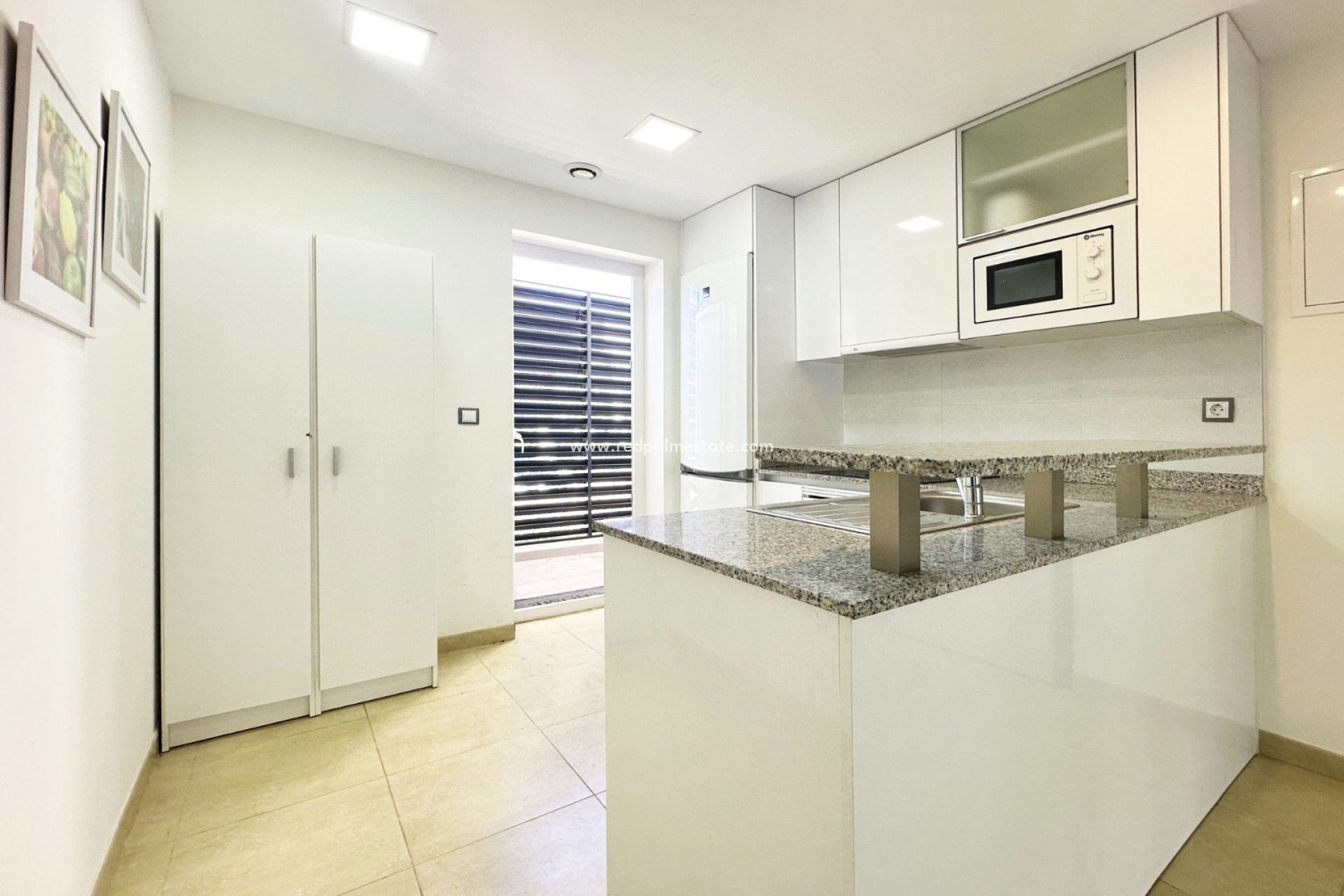 Resale - Apartment -
Santa Pola