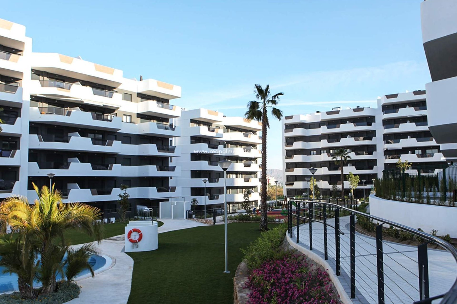 Resale - Apartment -
Santa Pola