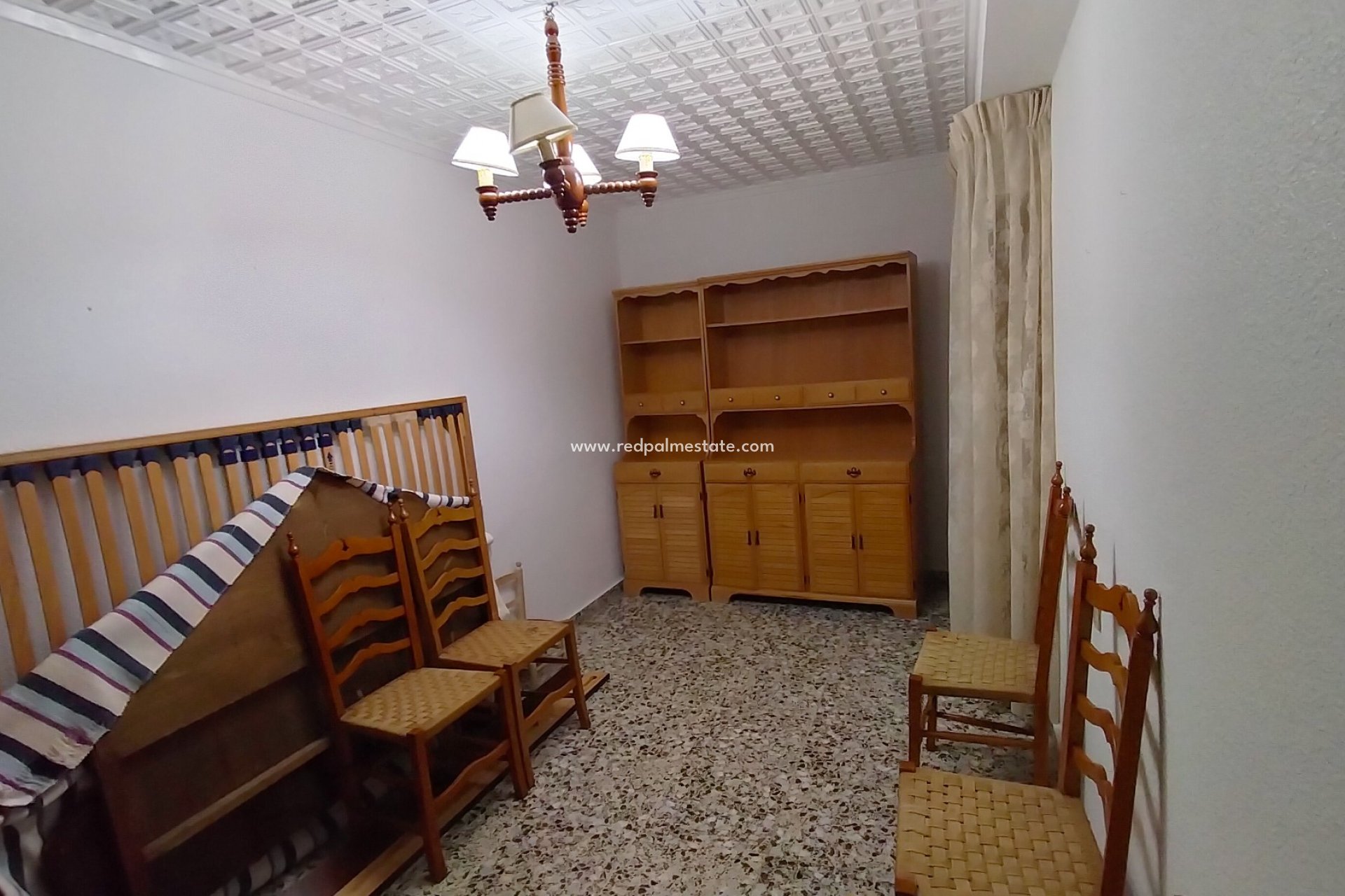 Resale - Apartment -
Sax - Inland