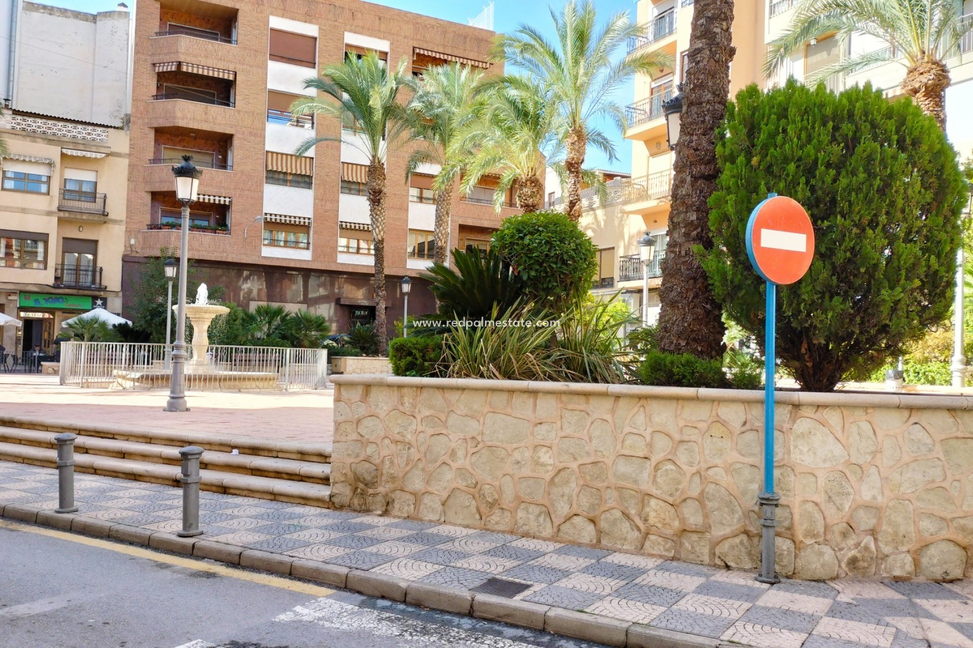 Resale - Apartment -
Sax - Inland
