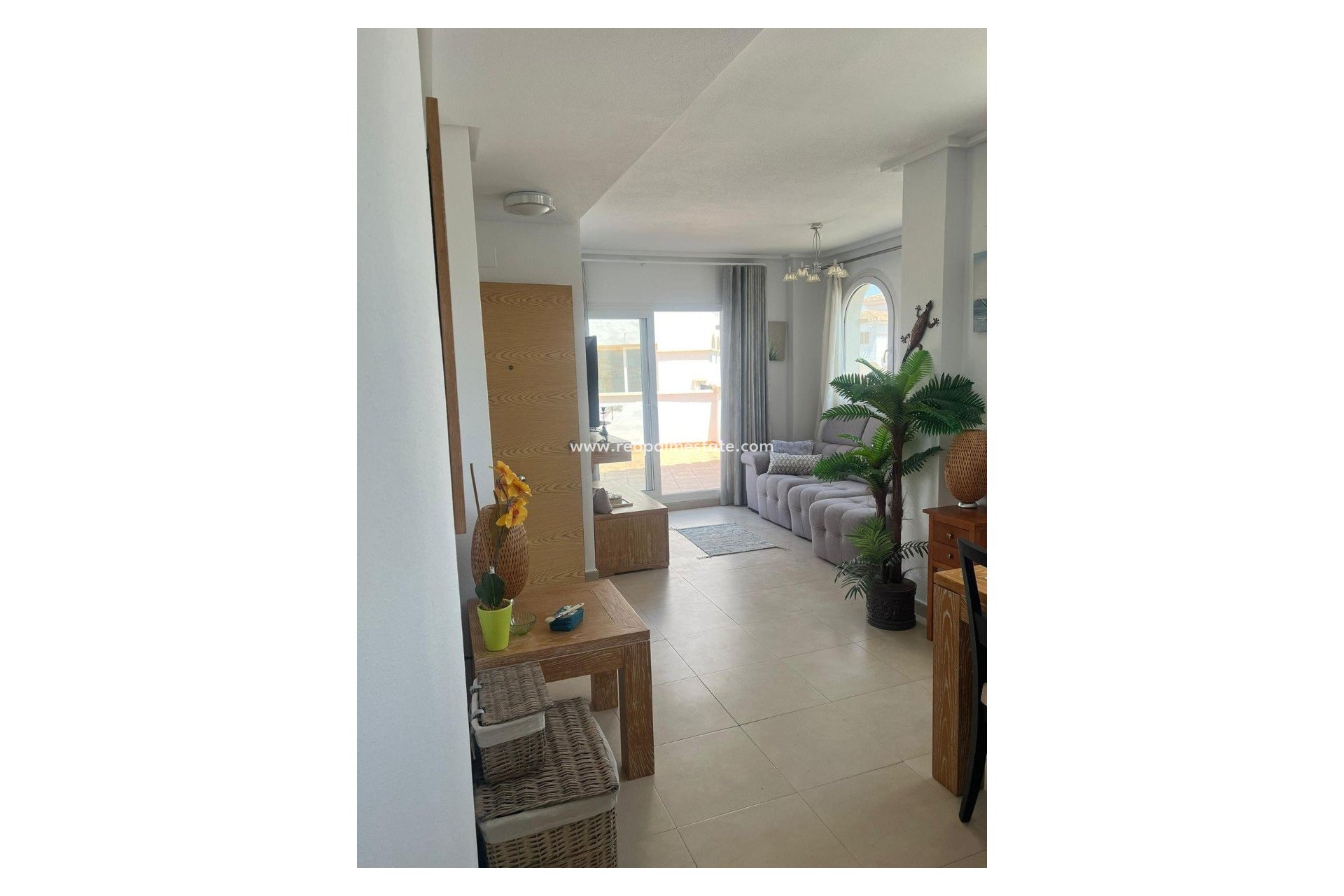 Resale - Apartment -
Sucina