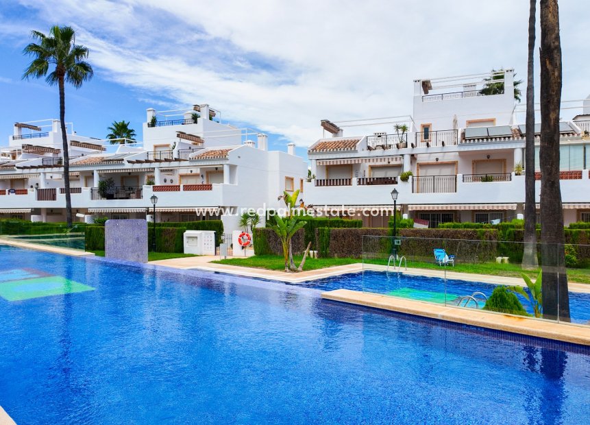 Resale - Apartment - Top Floor -
Orihuela Costa - Villamartín