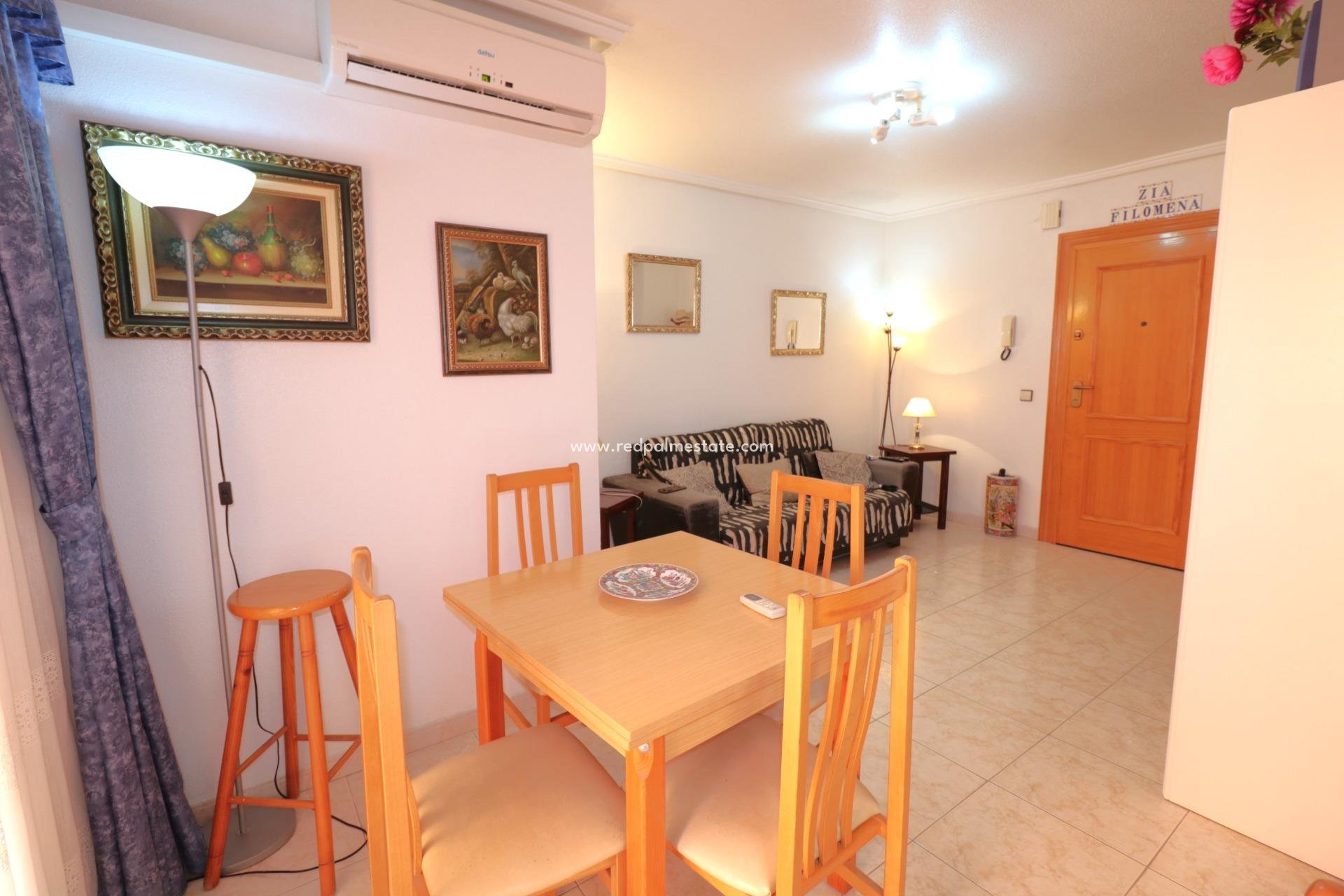 Resale - Apartment -
Torrevieja - Acequión