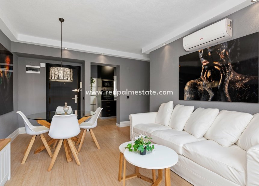 Resale - Apartment -
Torrevieja - Center