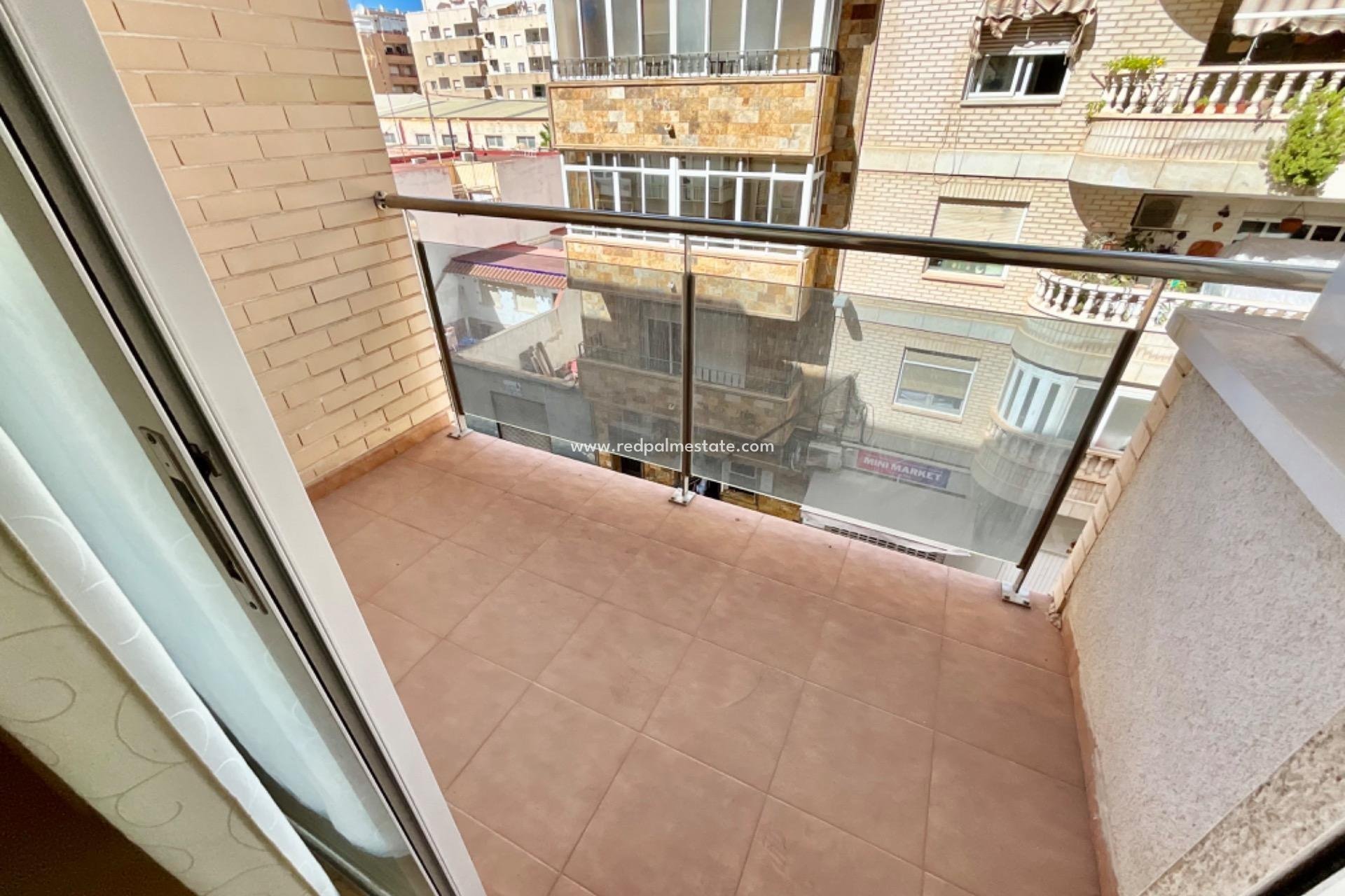 Resale - Apartment -
Torrevieja - Center