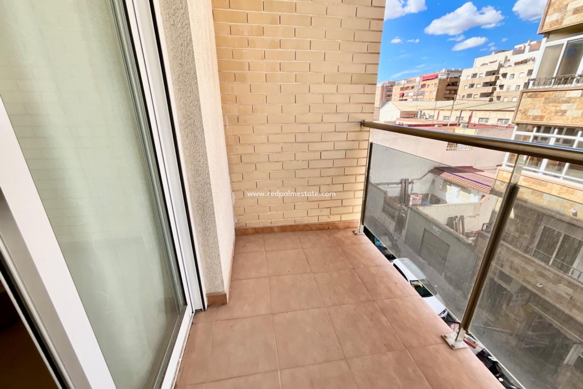 Resale - Apartment -
Torrevieja - Center