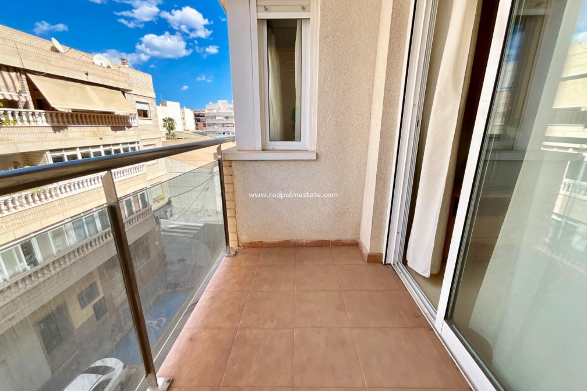 Resale - Apartment -
Torrevieja - Center