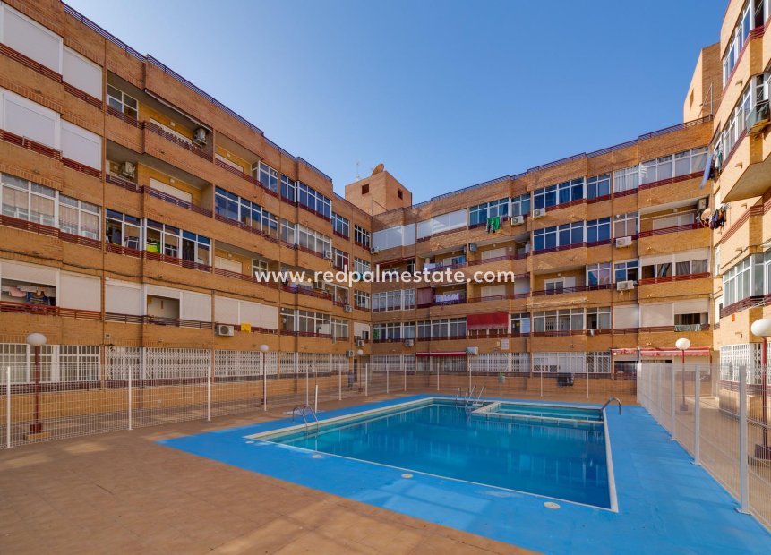 Resale - Apartment -
Torrevieja - Center