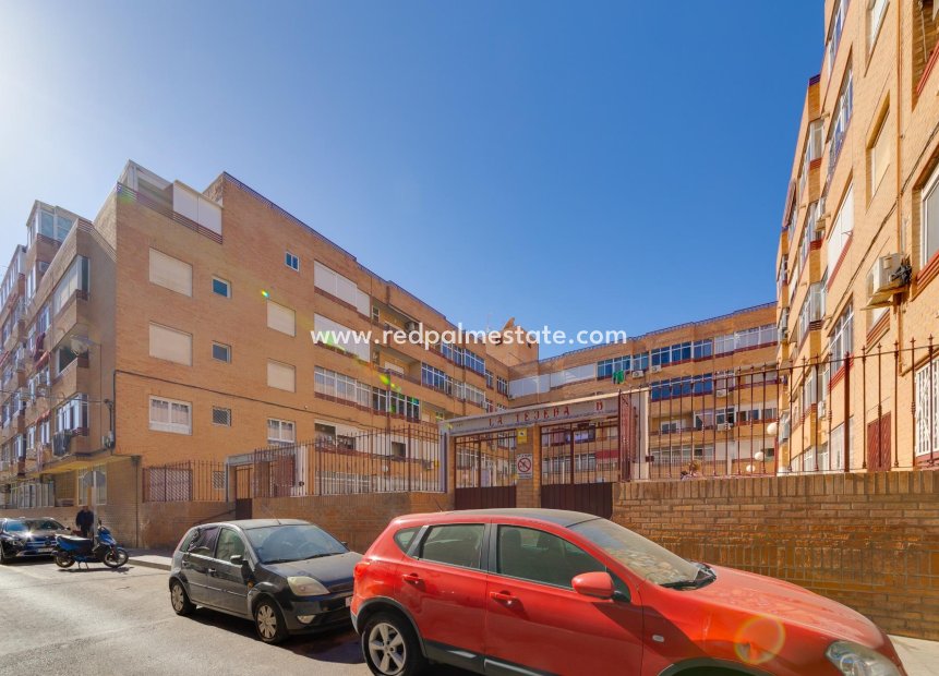 Resale - Apartment -
Torrevieja - Center