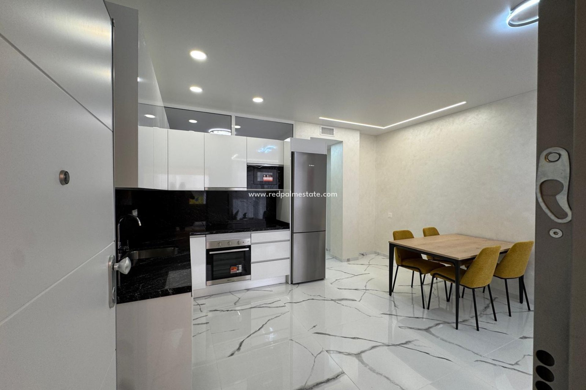 Resale - Apartment -
Torrevieja - Centro Torrevieja