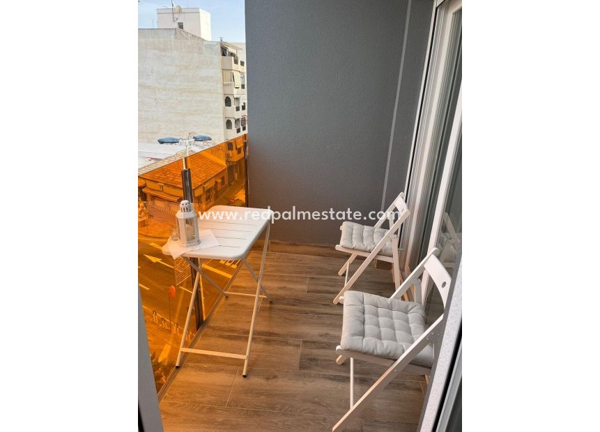 Resale - Apartment -
Torrevieja - Centro Torrevieja