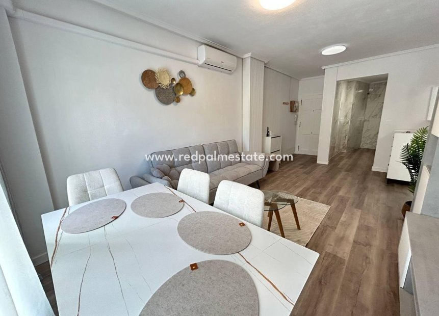 Resale - Apartment -
Torrevieja - Centro Torrevieja