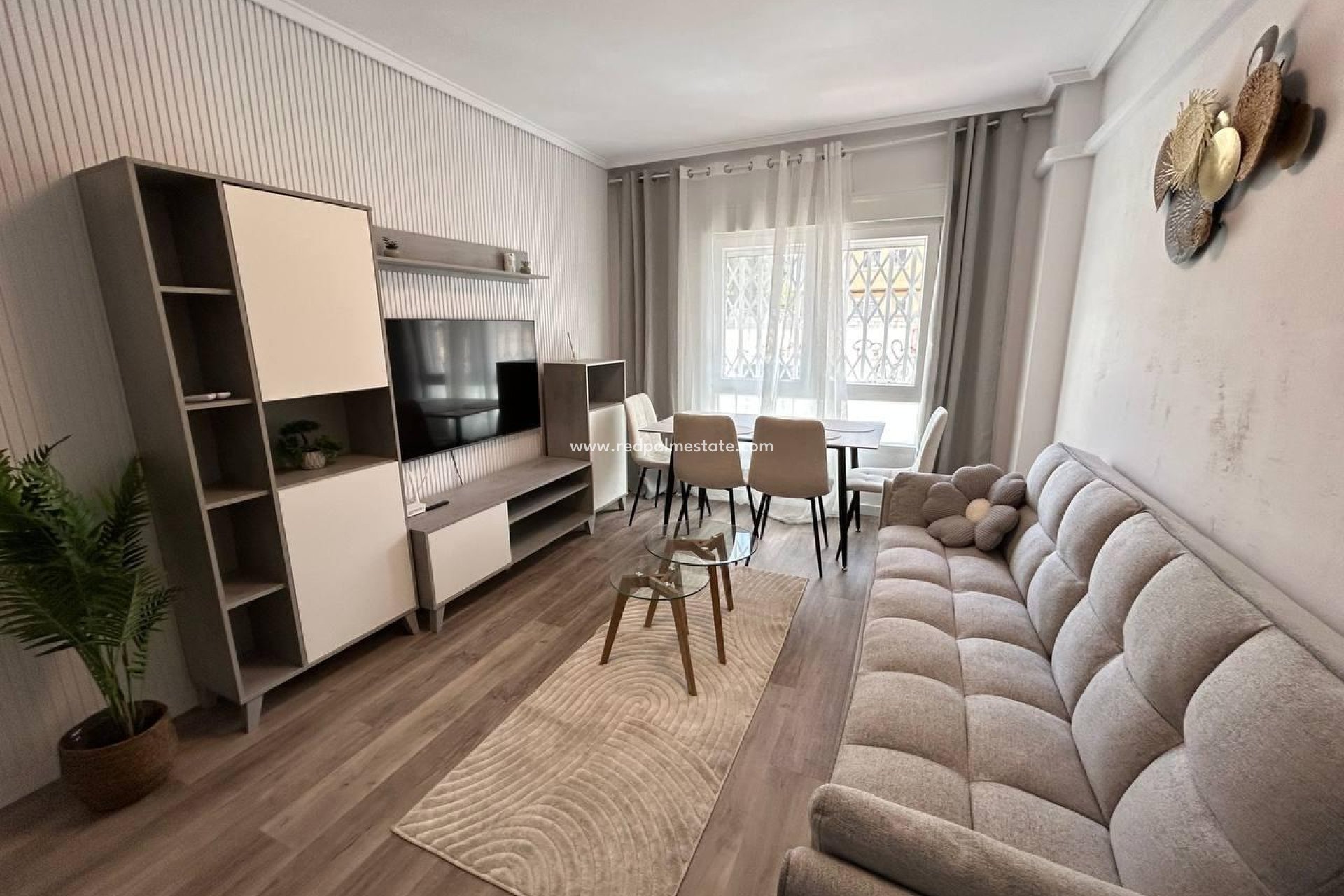 Resale - Apartment -
Torrevieja - Centro Torrevieja