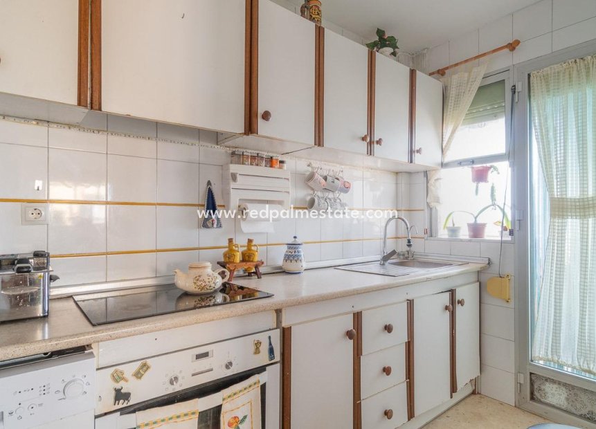 Resale - Apartment -
Torrevieja - Centro Torrevieja