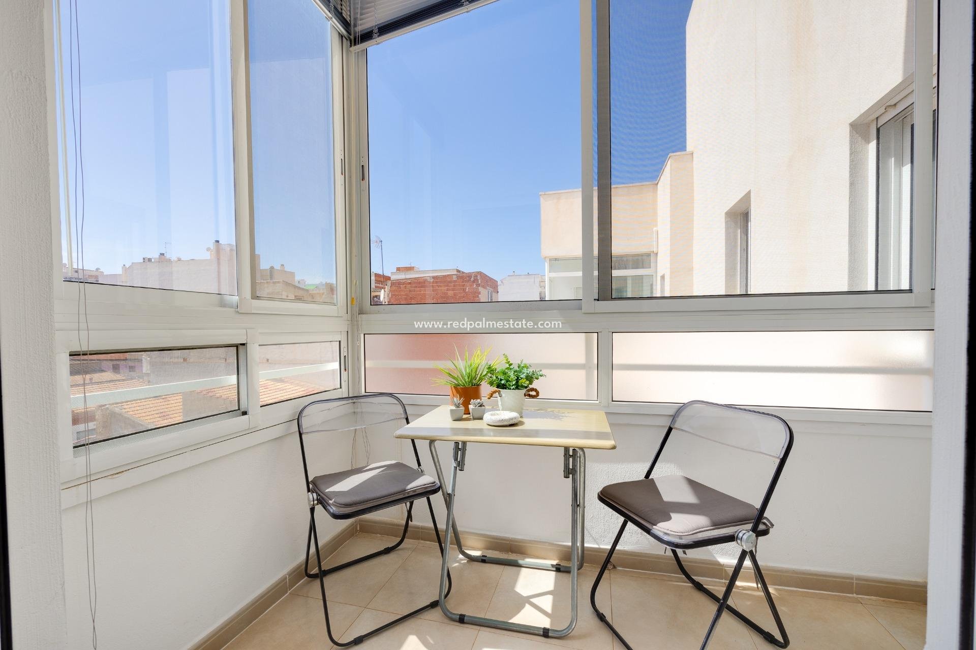 Resale - Apartment -
Torrevieja - Centro Torrevieja