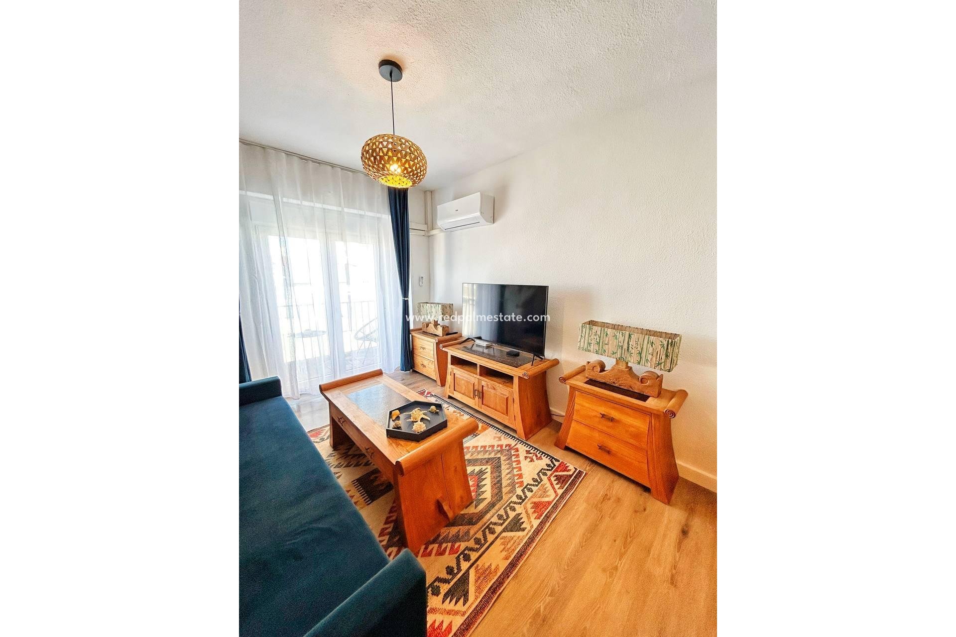 Resale - Apartment -
Torrevieja - Centro Torrevieja