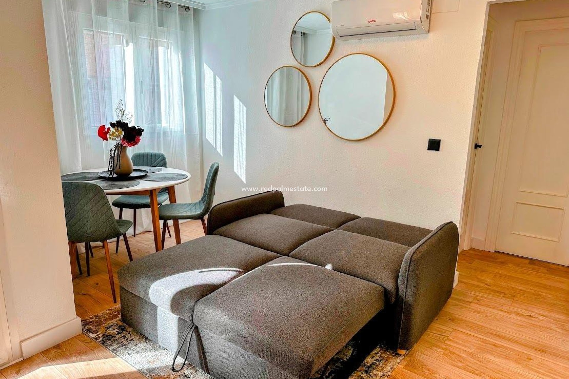 Resale - Apartment -
Torrevieja - Centro Torrevieja