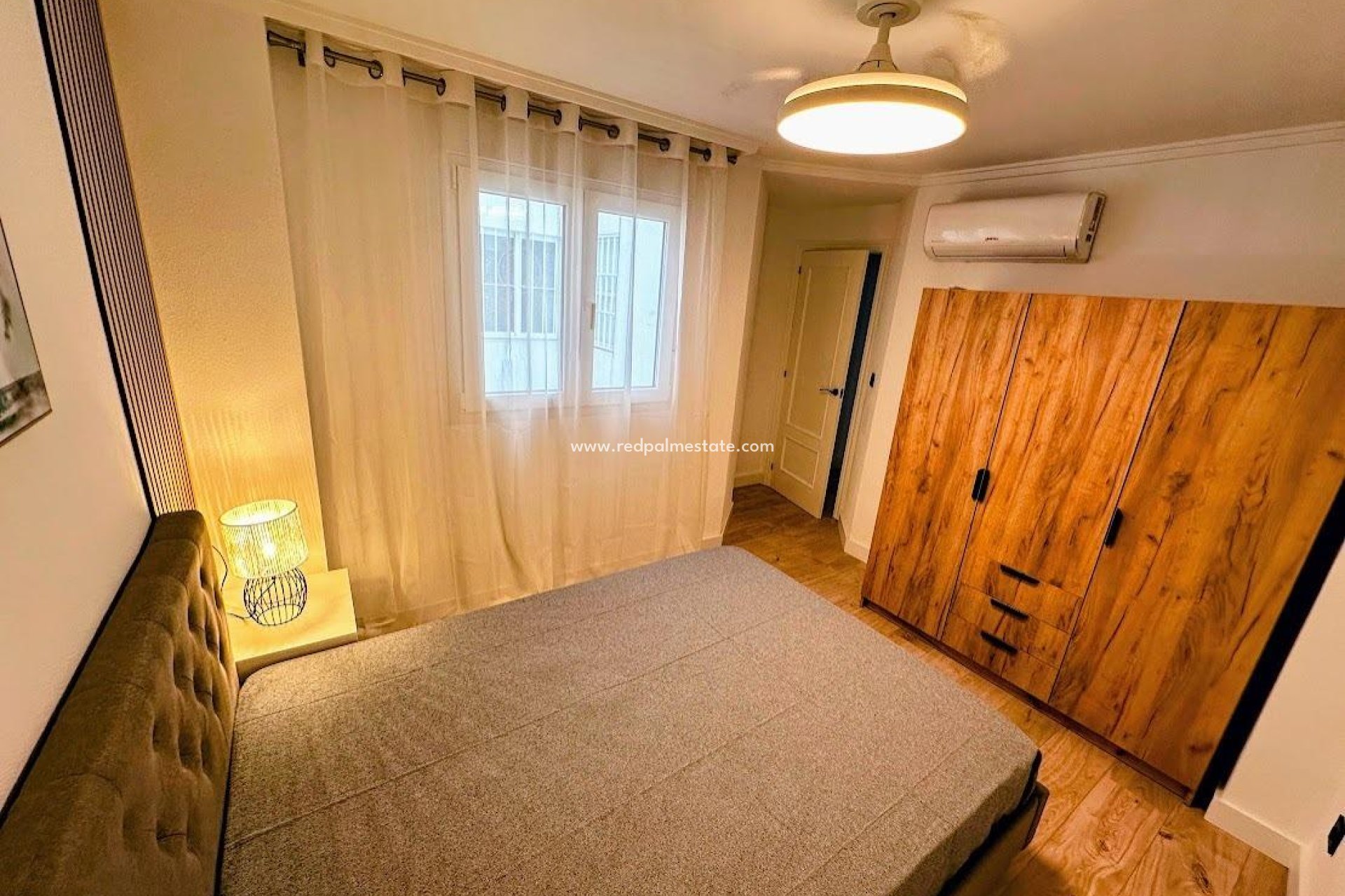 Resale - Apartment -
Torrevieja - Centro Torrevieja