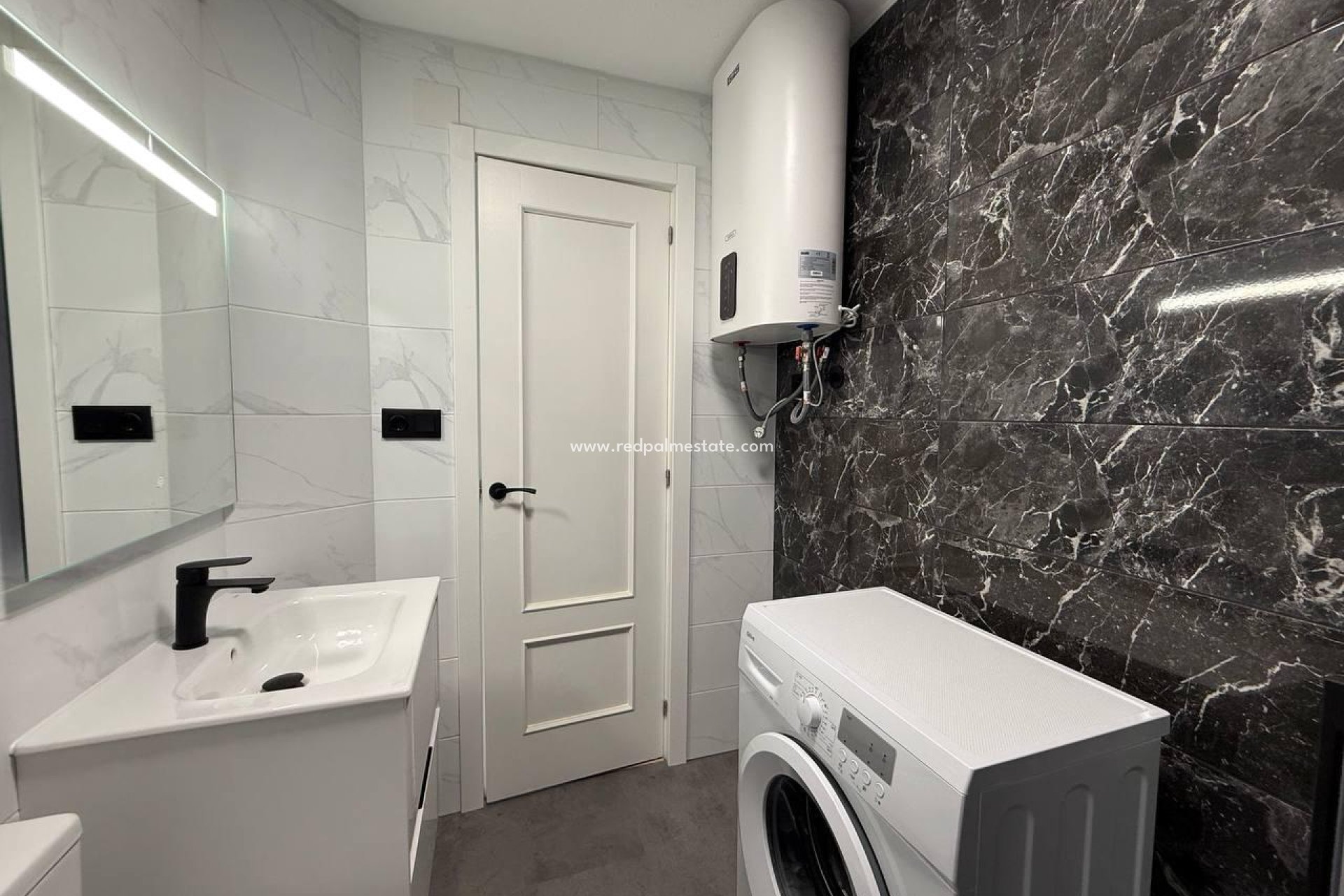 Resale - Apartment -
Torrevieja - Centro Torrevieja