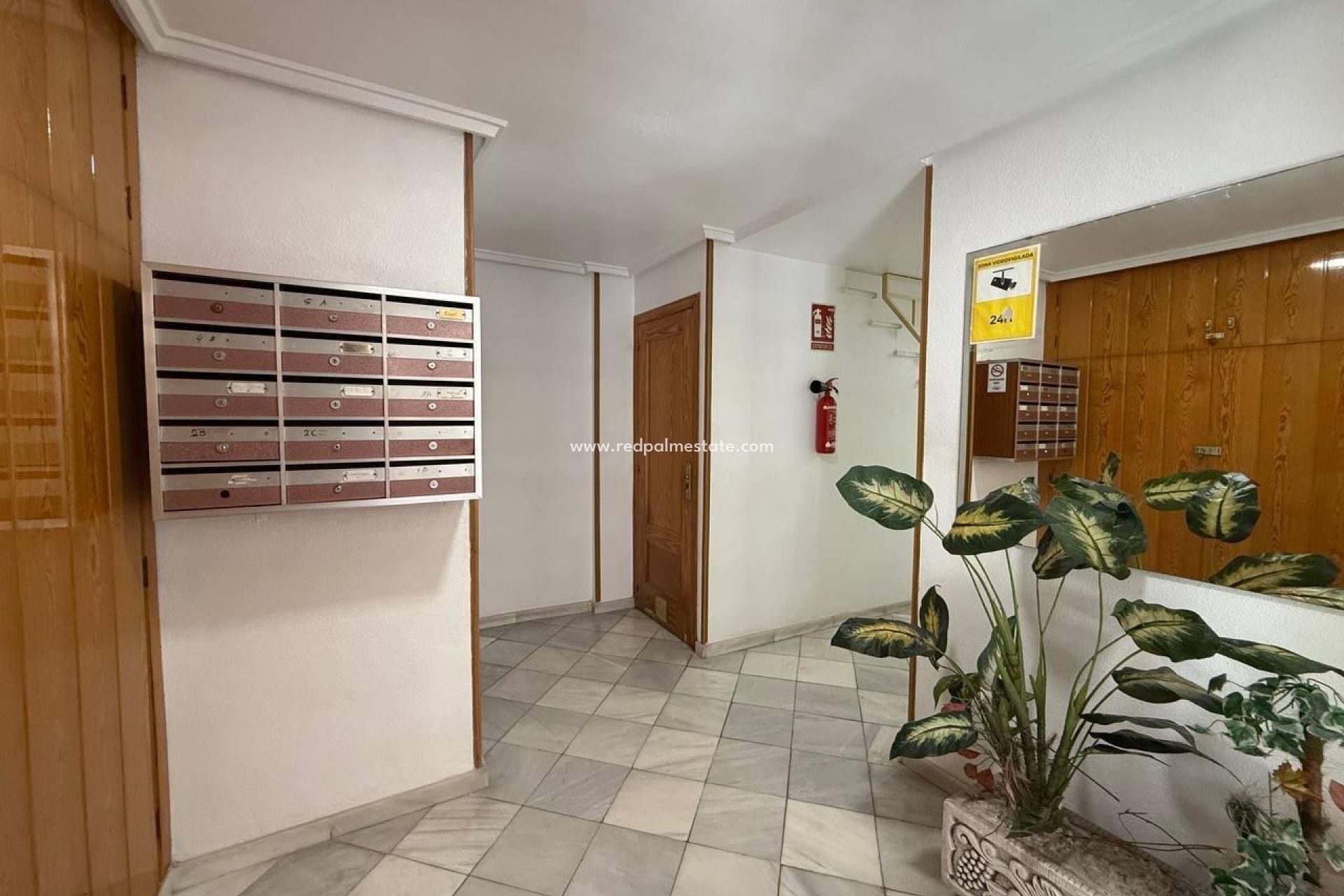 Resale - Apartment -
Torrevieja - Centro Torrevieja