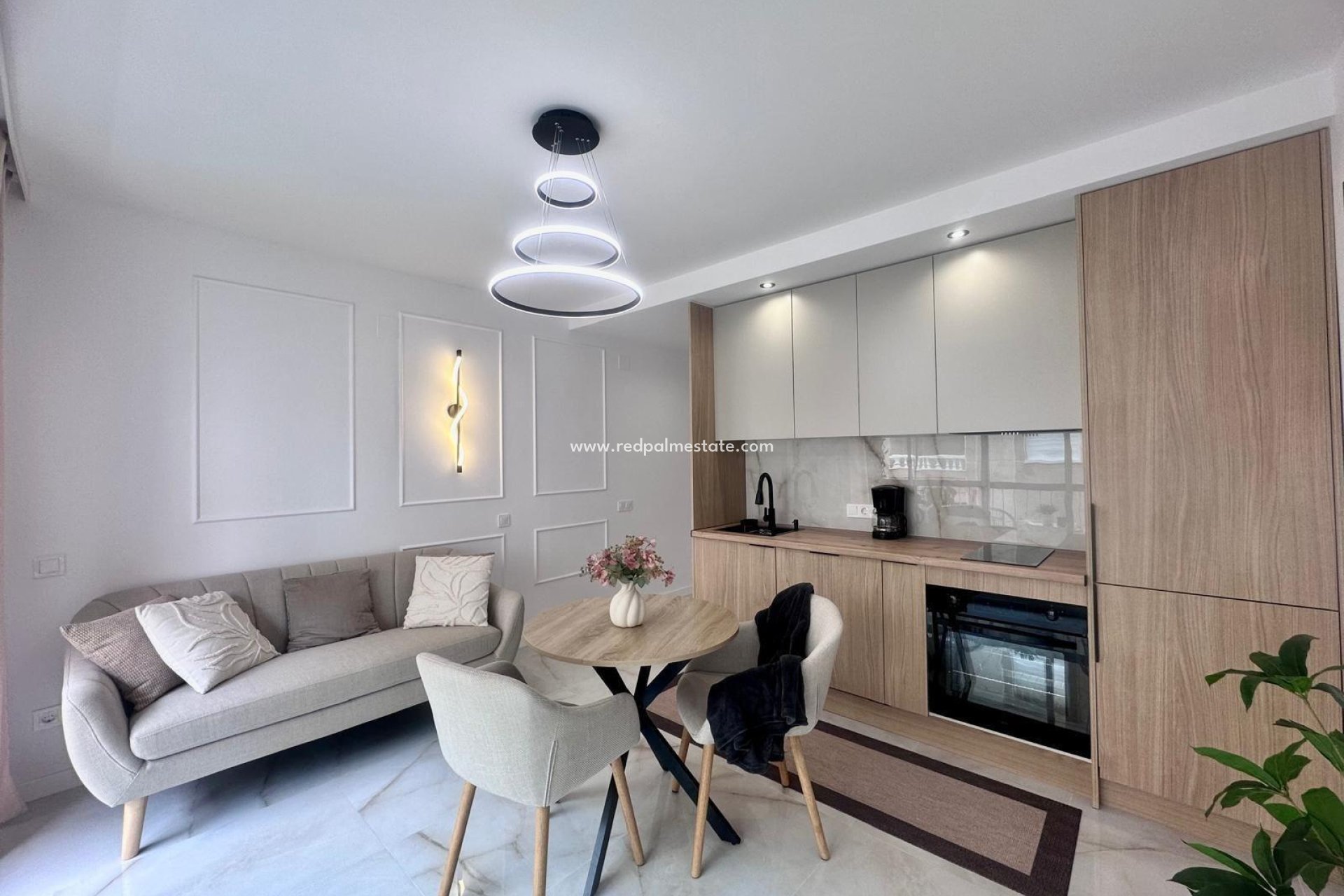 Resale - Apartment -
Torrevieja - Centro Torrevieja