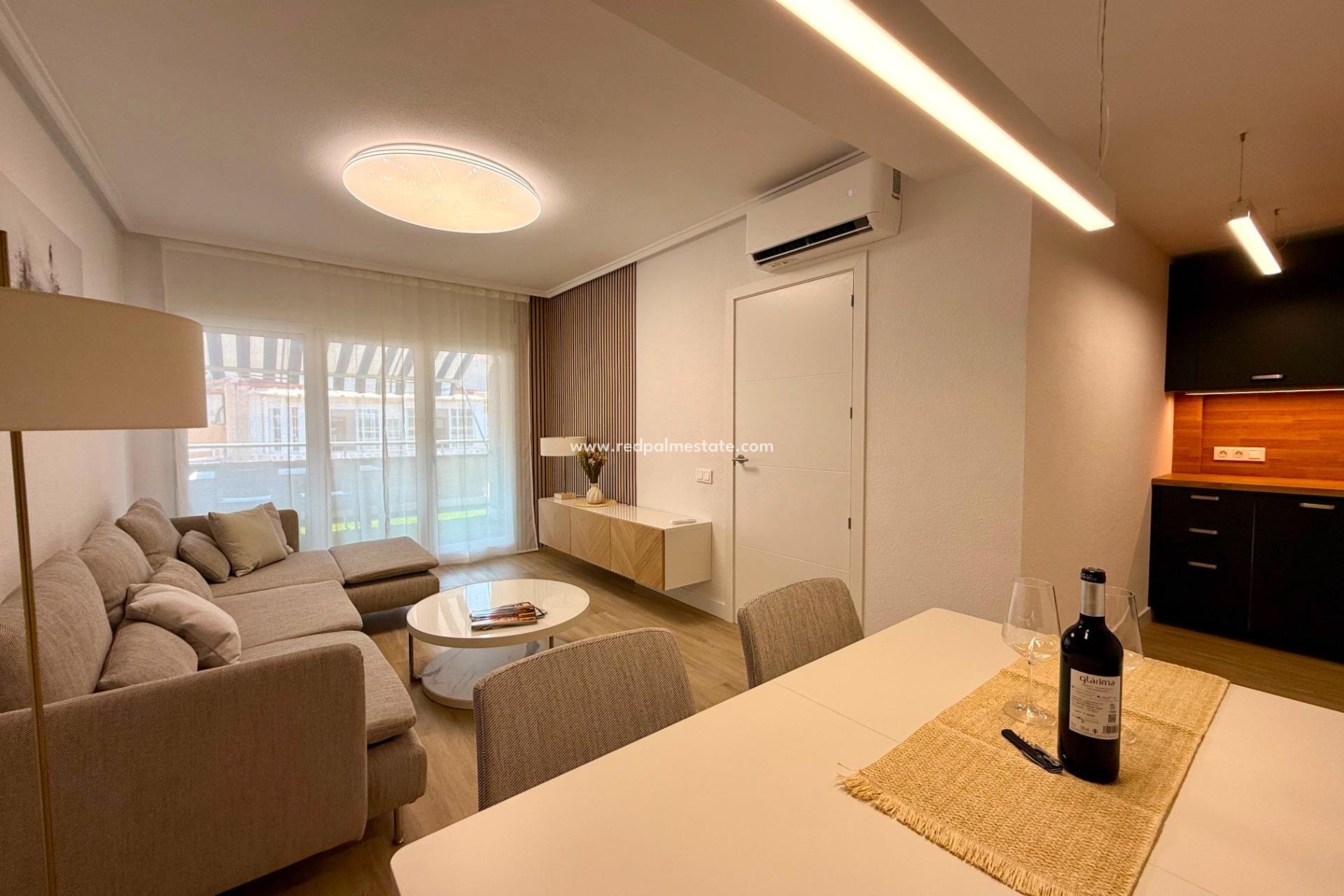 Resale - Apartment -
Torrevieja - Centro Torrevieja