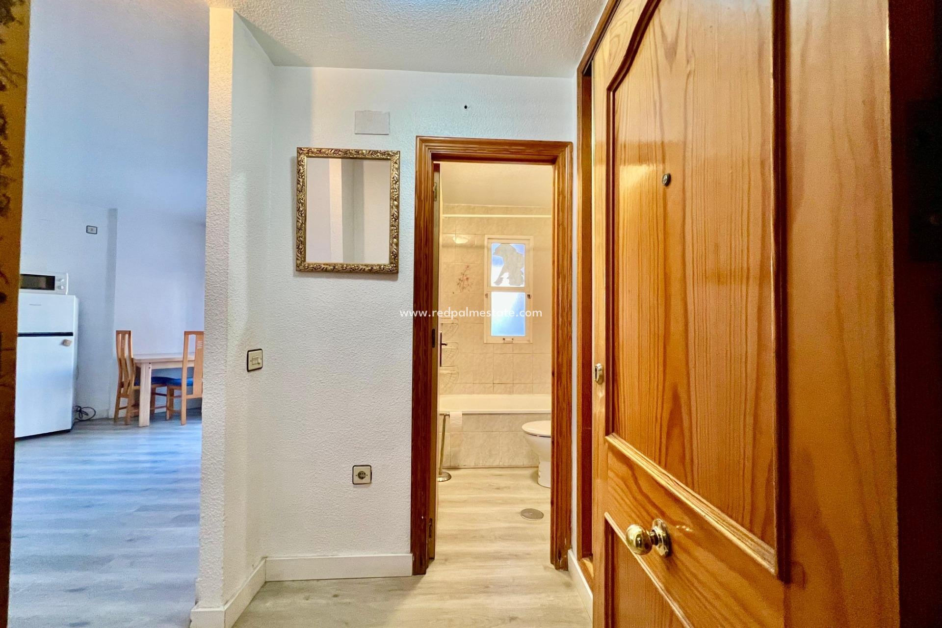 Resale - Apartment -
Torrevieja - Centro Torrevieja