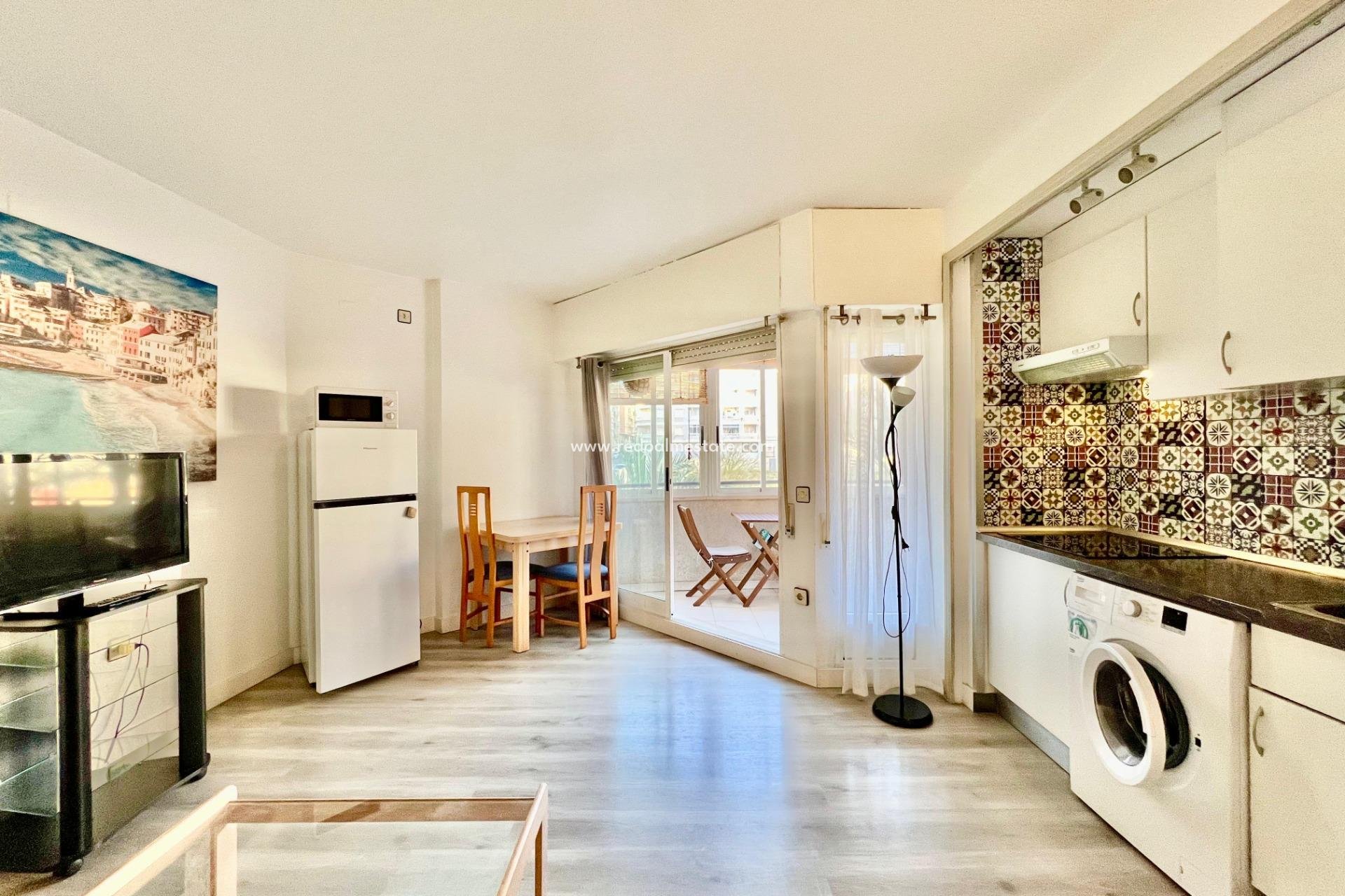 Resale - Apartment -
Torrevieja - Centro Torrevieja