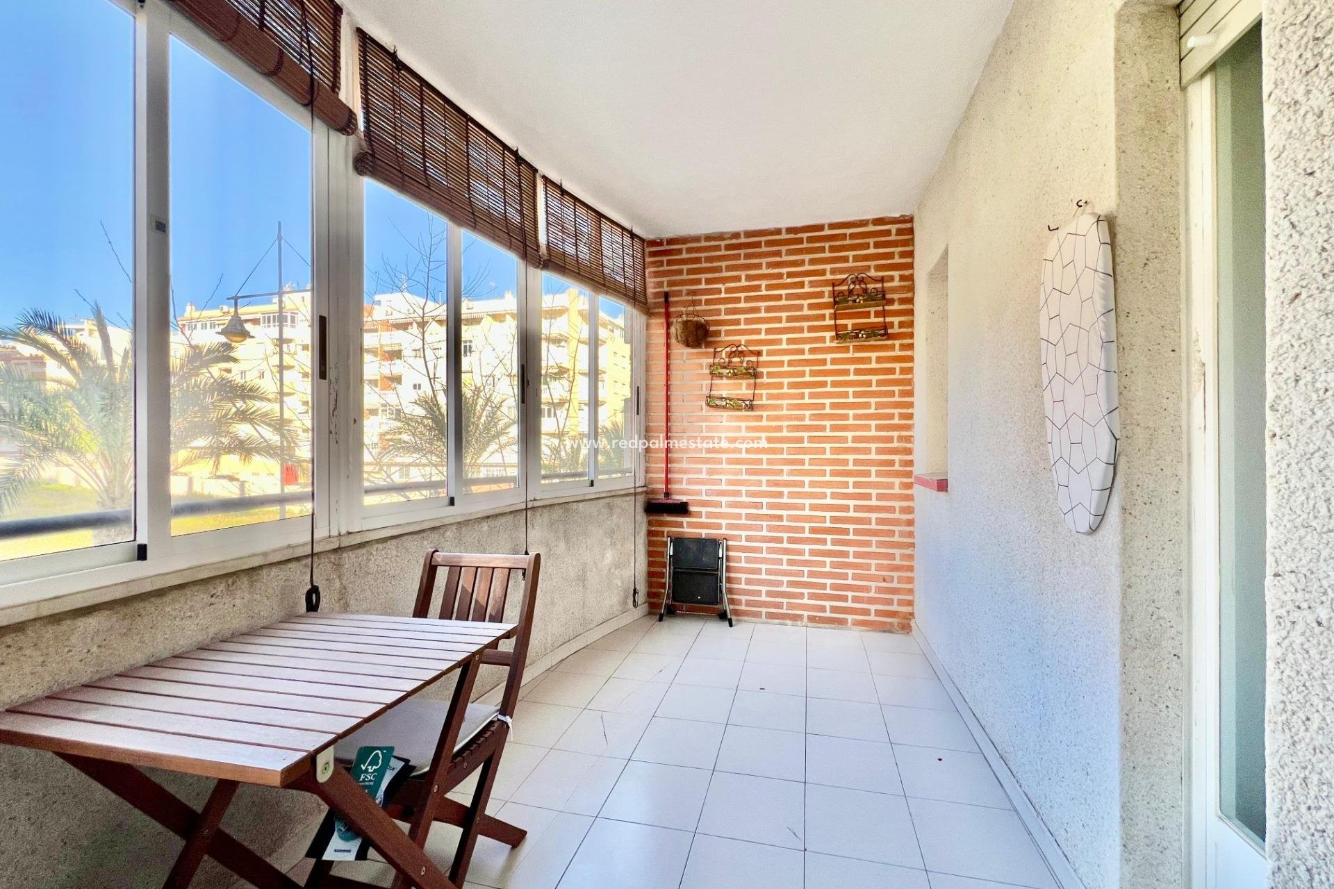 Resale - Apartment -
Torrevieja - Centro Torrevieja